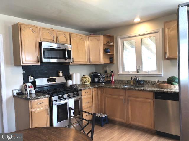 5 Cloverdale Rd Property Photo 2