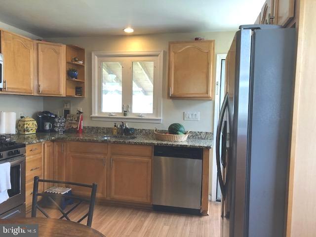 5 Cloverdale Rd Property Photo 3