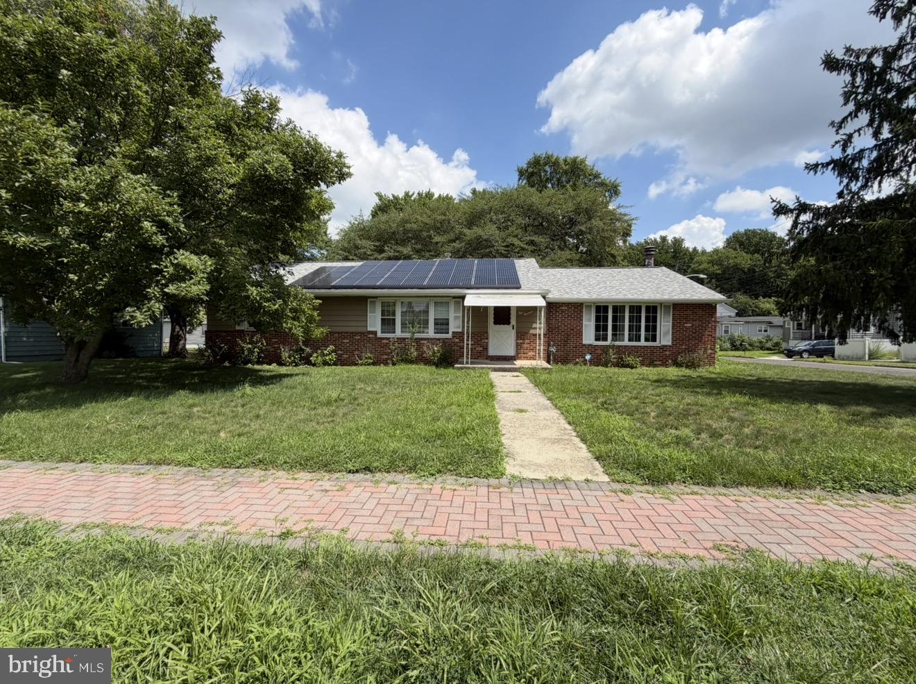 100 Kennedy Blvd Property Photo 1