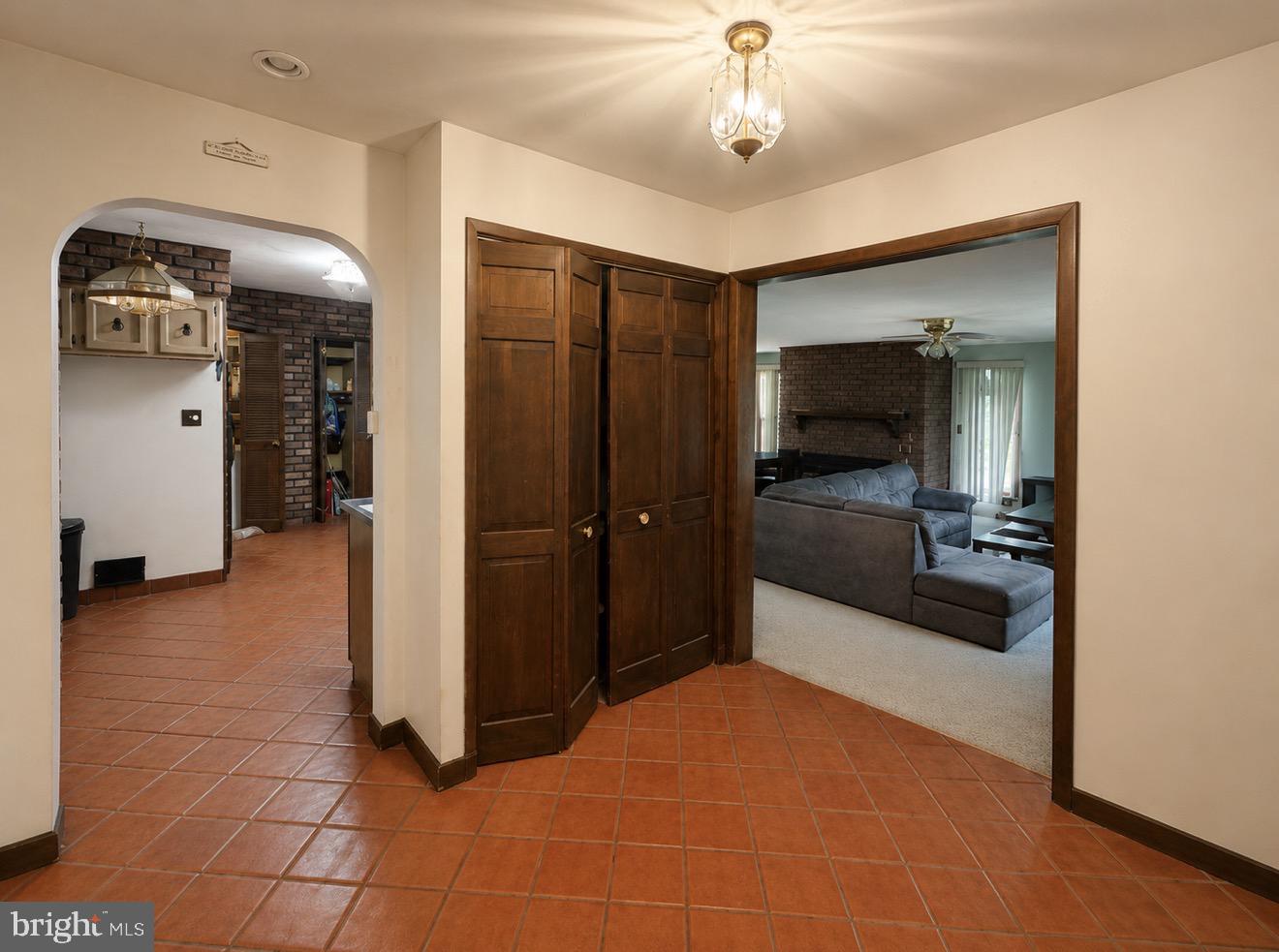 100 Kennedy Blvd Property Photo 3