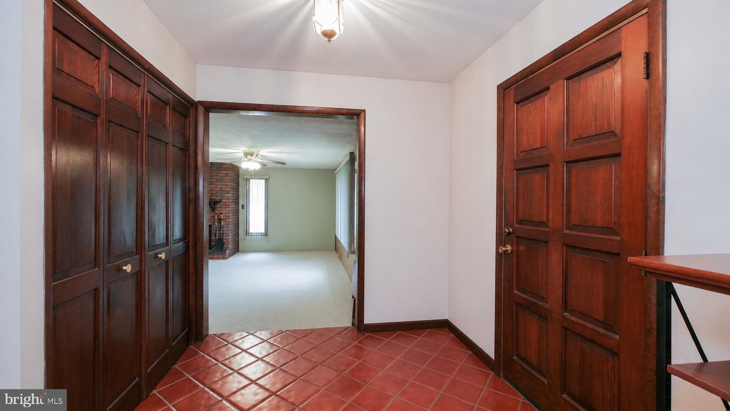 100 Kennedy Blvd Property Photo 4