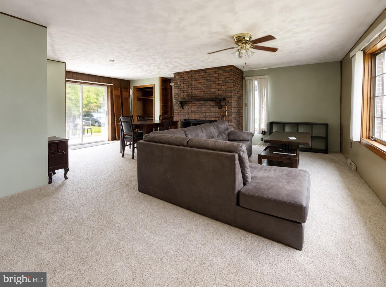 100 Kennedy Blvd Property Photo 8