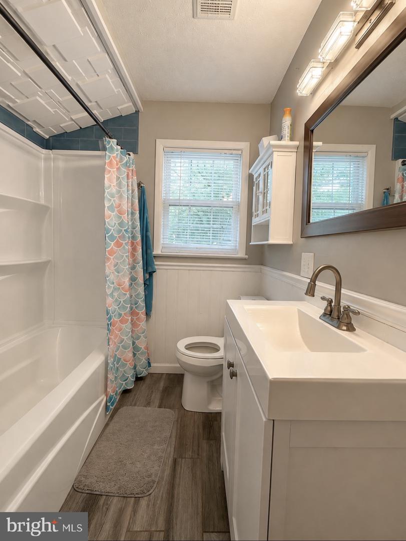 100 Kennedy Blvd Property Photo 17