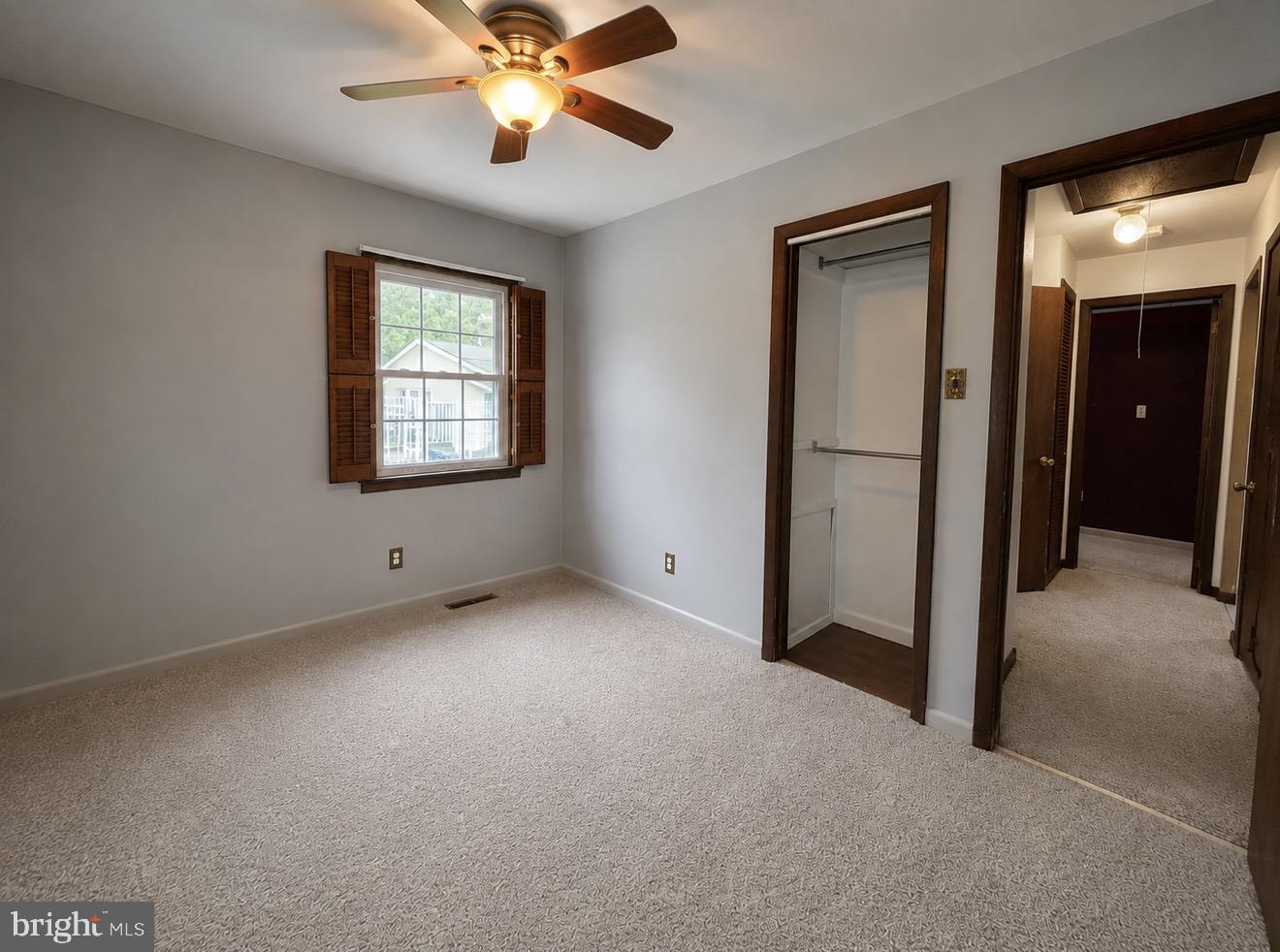 100 Kennedy Blvd Property Photo 21
