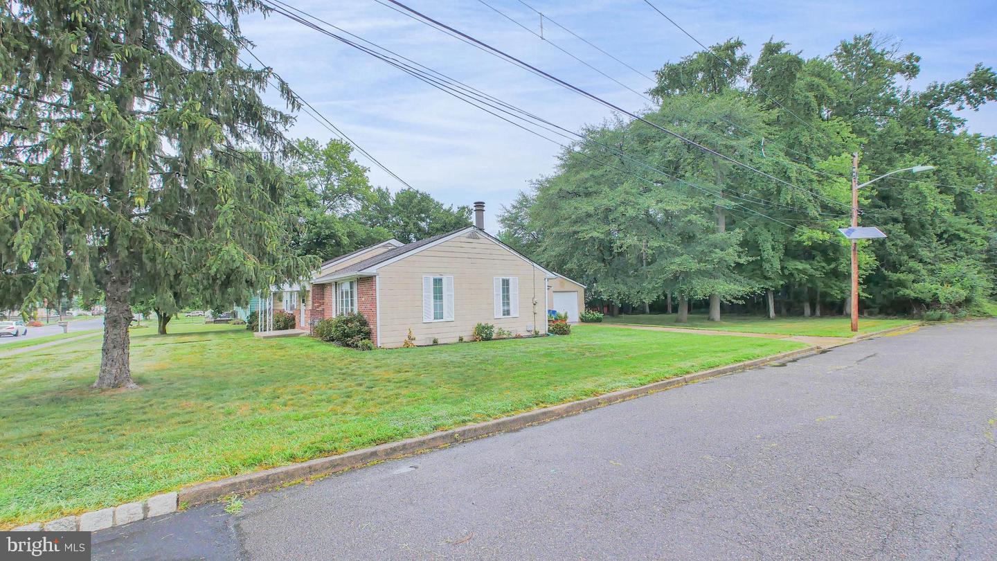 100 Kennedy Blvd Property Photo 28
