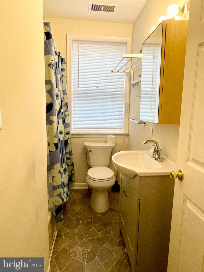 581 Haddon Ave Property Photo 12