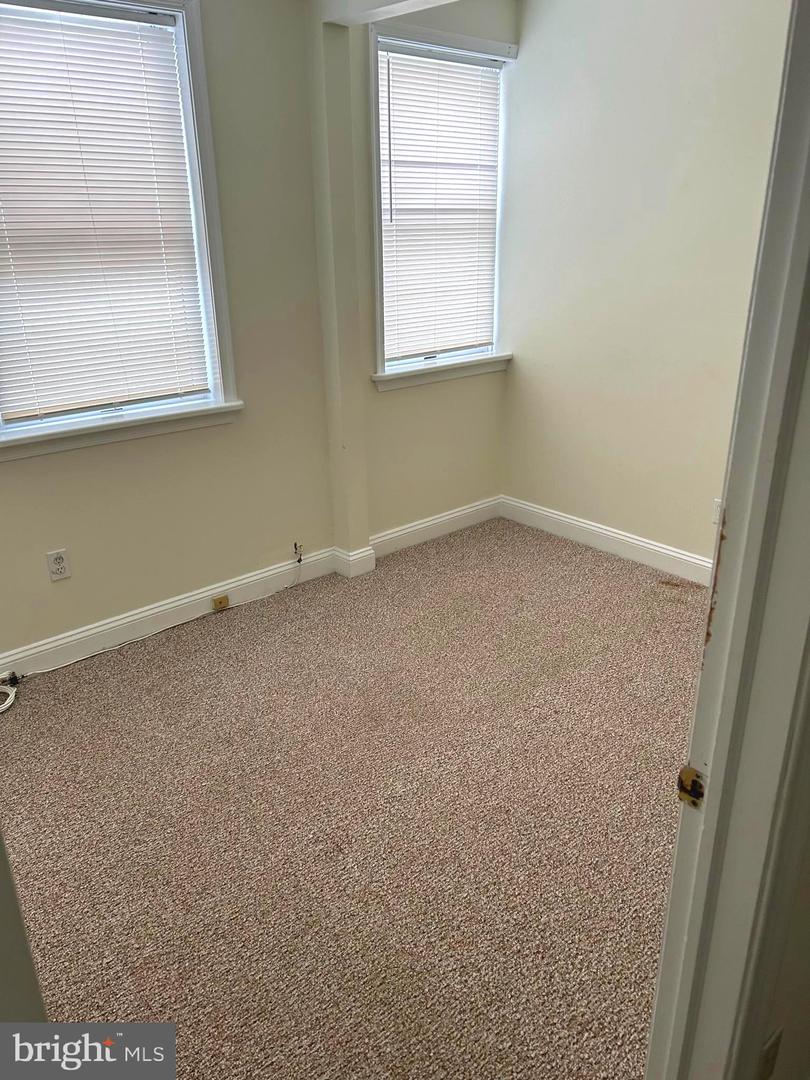 581 Haddon Ave Property Photo 13