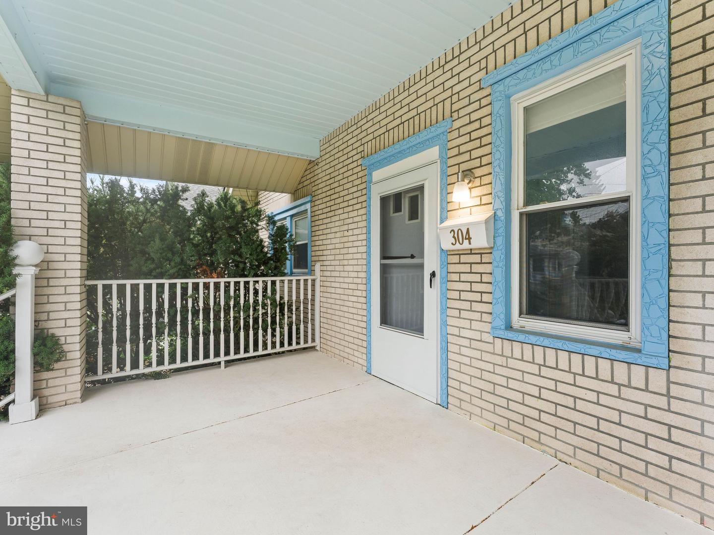 304 Woodlawn Ter Property Photo 5
