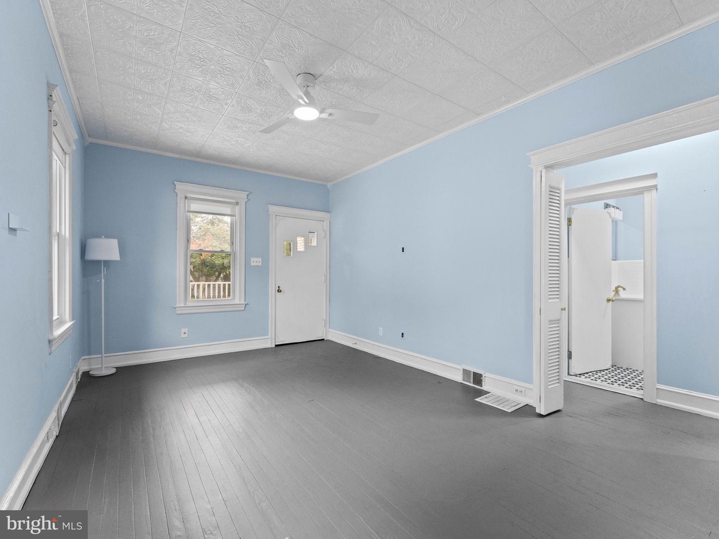 304 Woodlawn Ter Property Photo 7