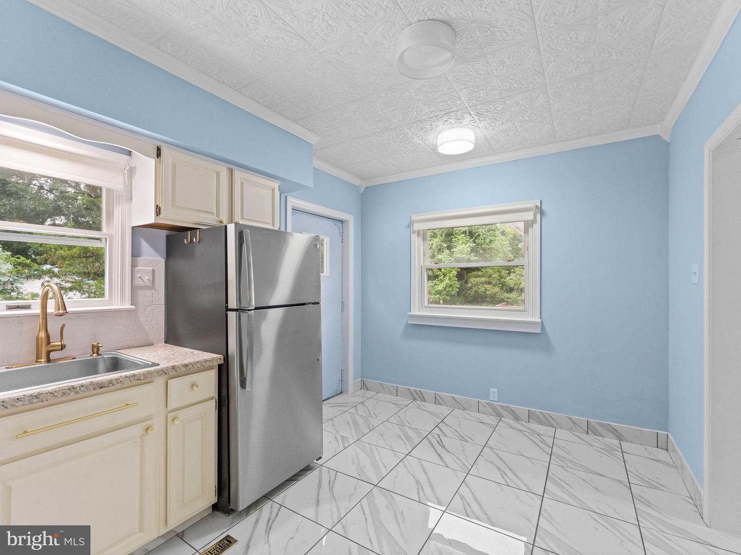 304 Woodlawn Ter Property Photo 12