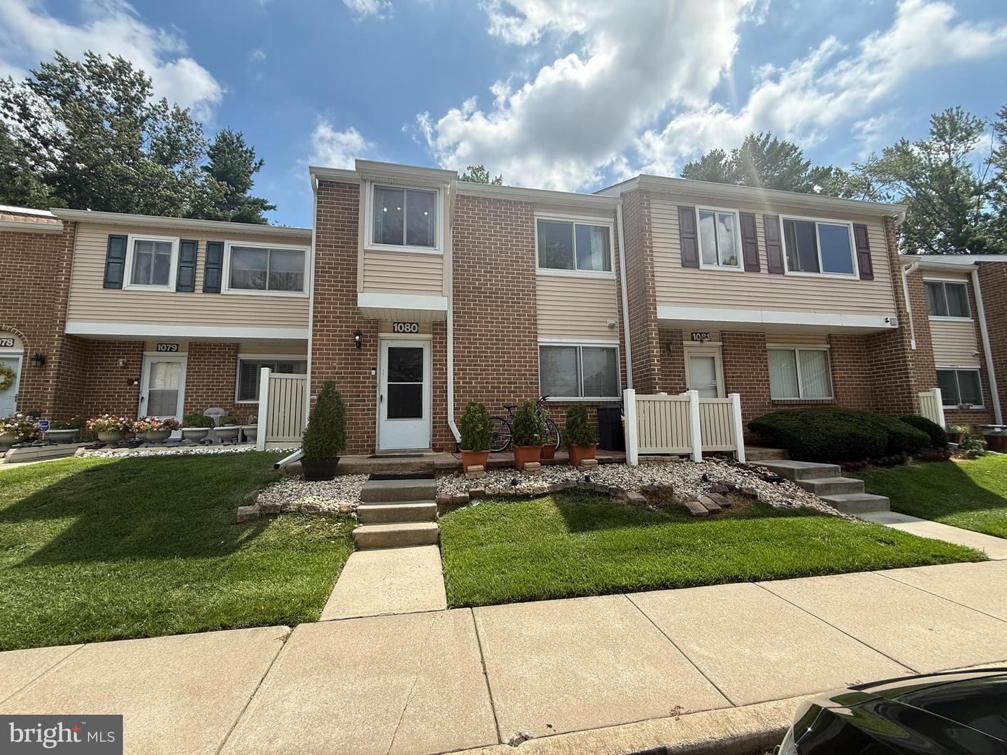 1080 Pendleton Ct Property Photo 2