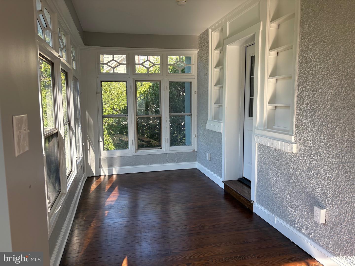512 Jessamine Ave #1st Flr. Property Photo 2