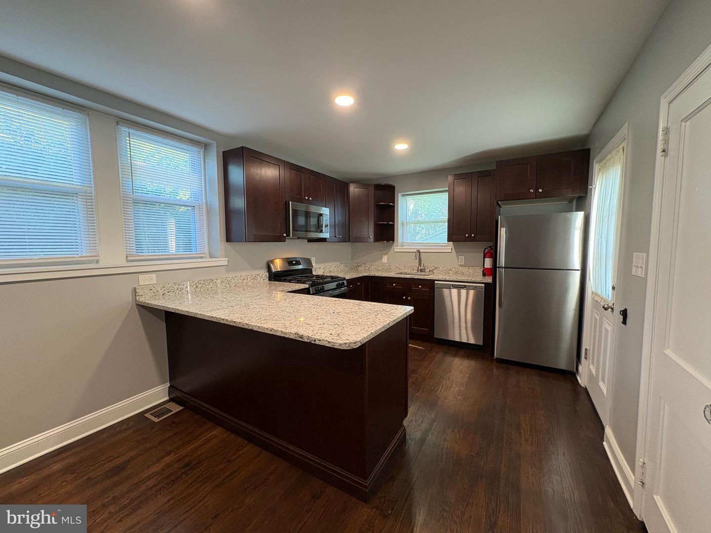 512 Jessamine Ave #1st Flr. Property Photo 8