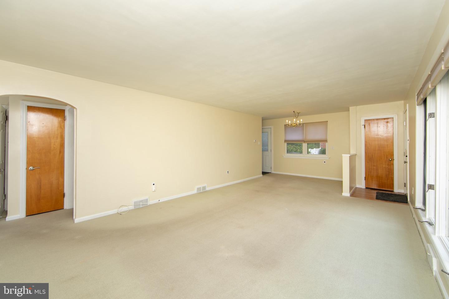 6 Sunset Dr Property Photo 3