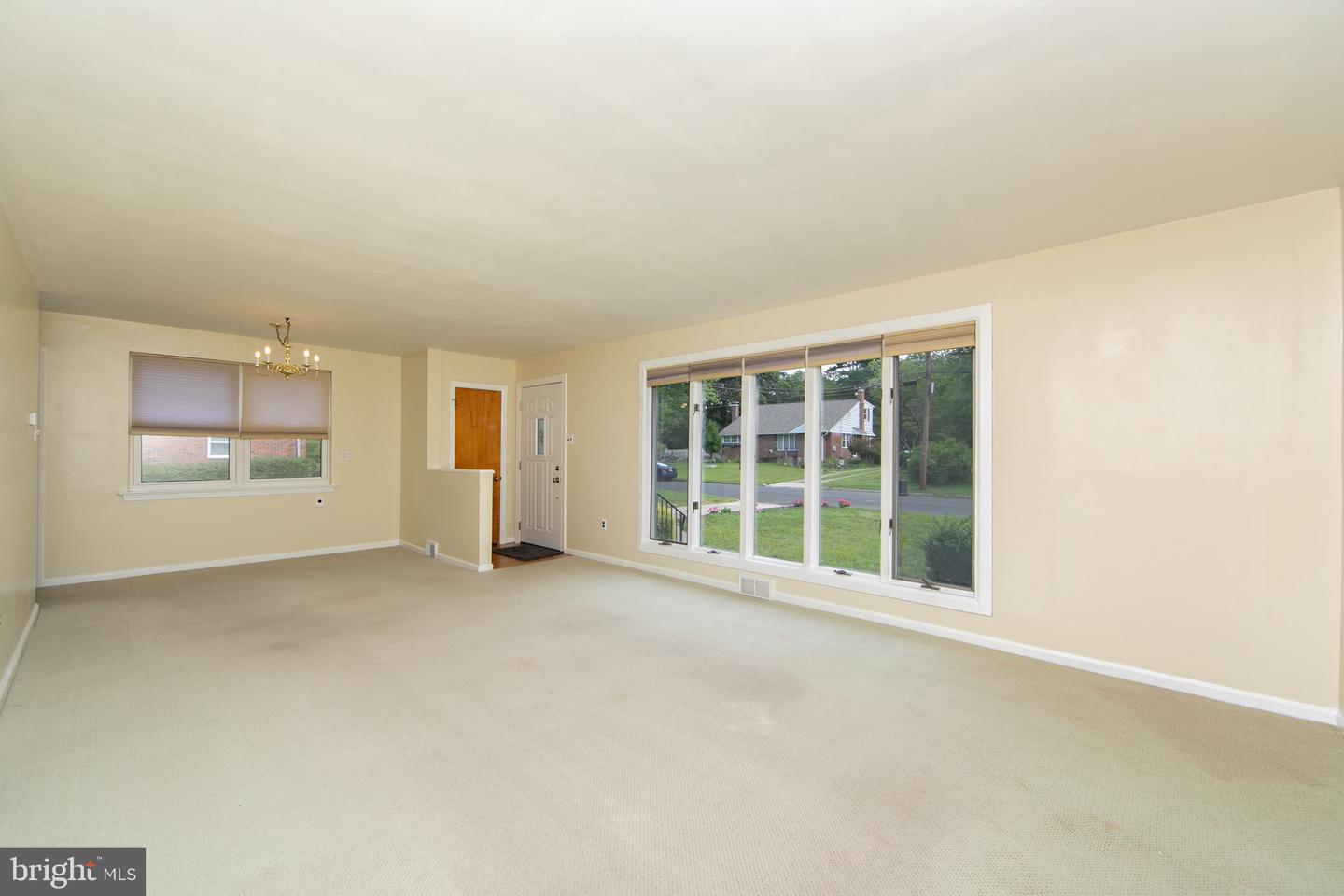 6 Sunset Dr Property Photo 4