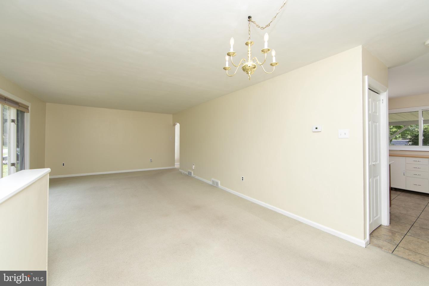 6 Sunset Dr Property Photo 5