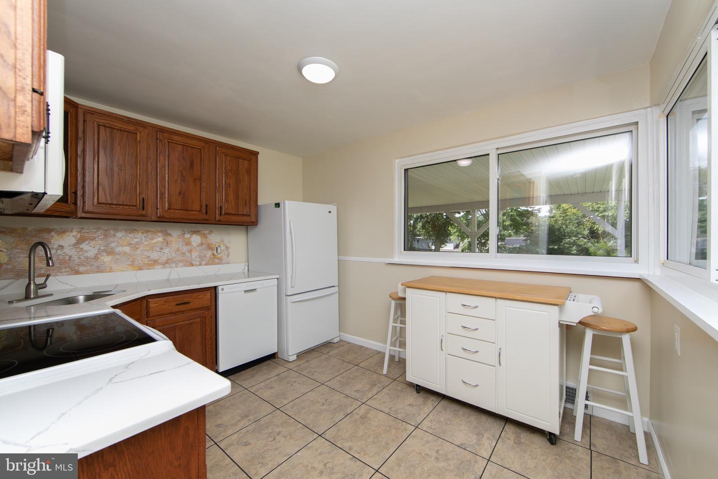 6 Sunset Dr Property Photo 8