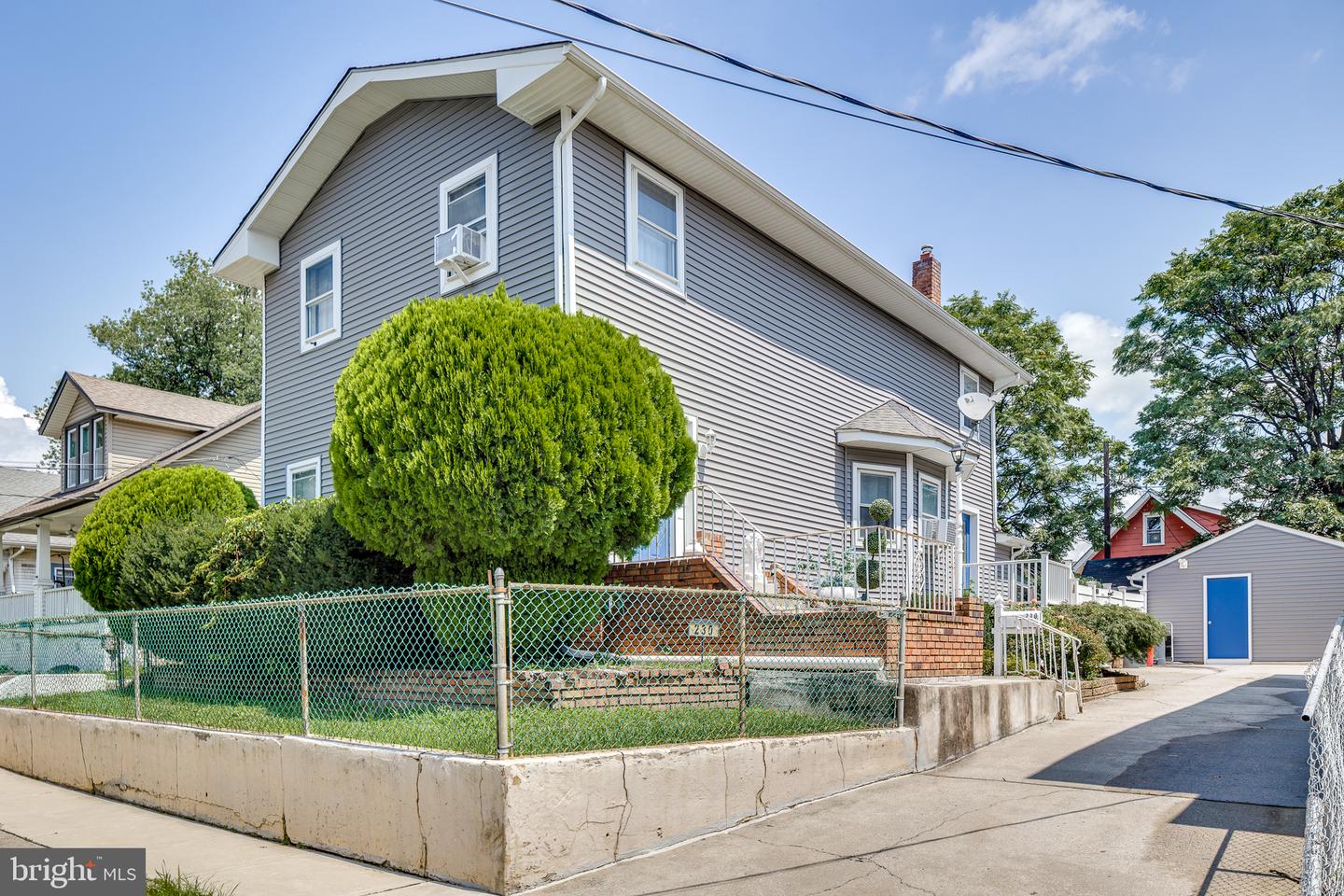 230 ELM AVE
