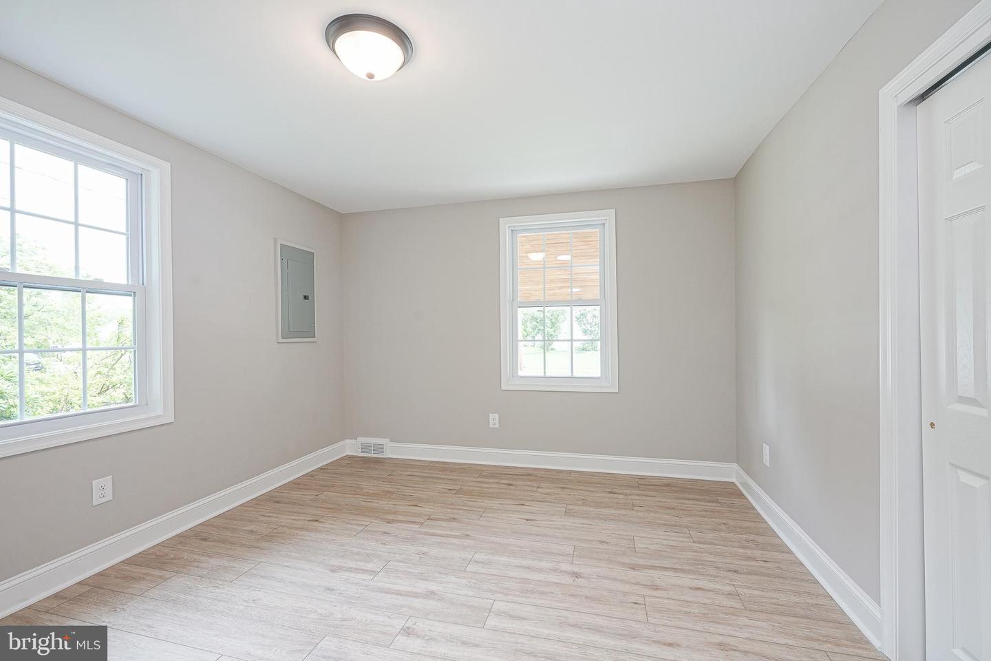 412 W Cedar Ave Property Photo 13