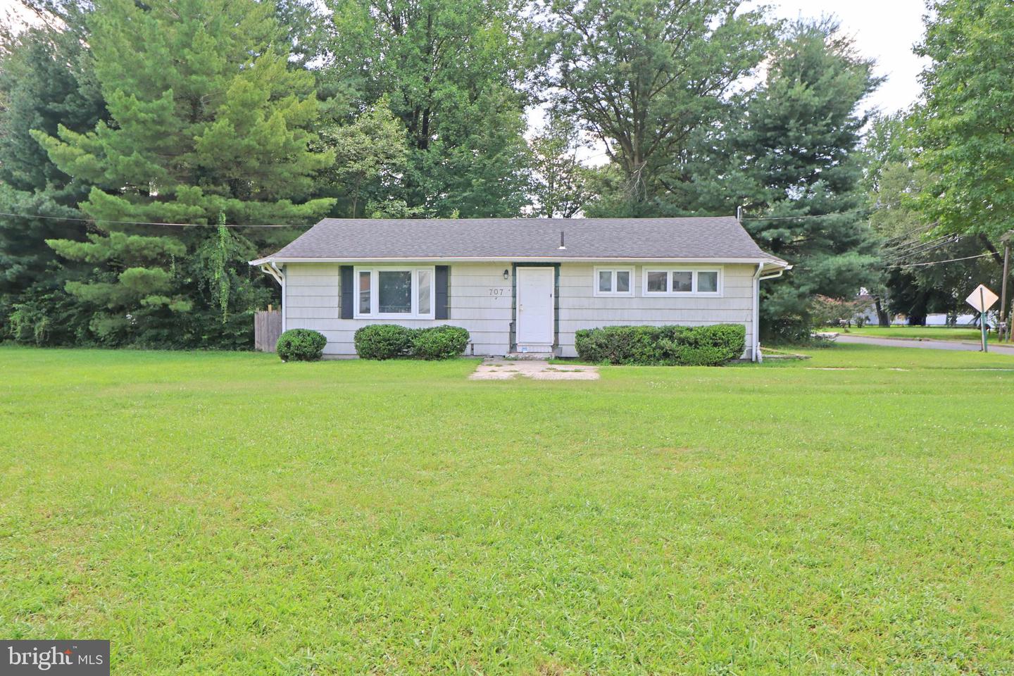 707 BEECHWOOD AVE Property Photo 1