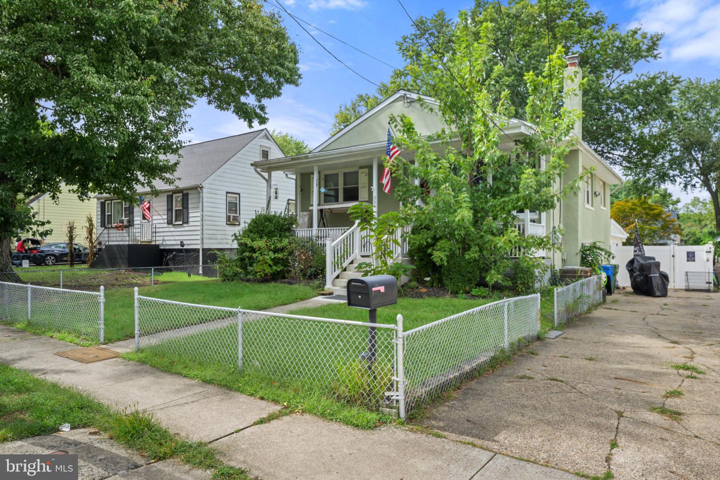 334 Lincoln Ave N Property Photo 2