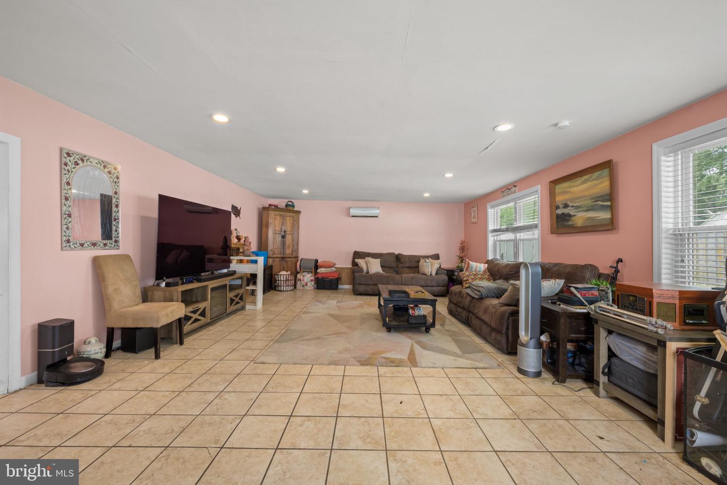 334 Lincoln Ave N Property Photo 23