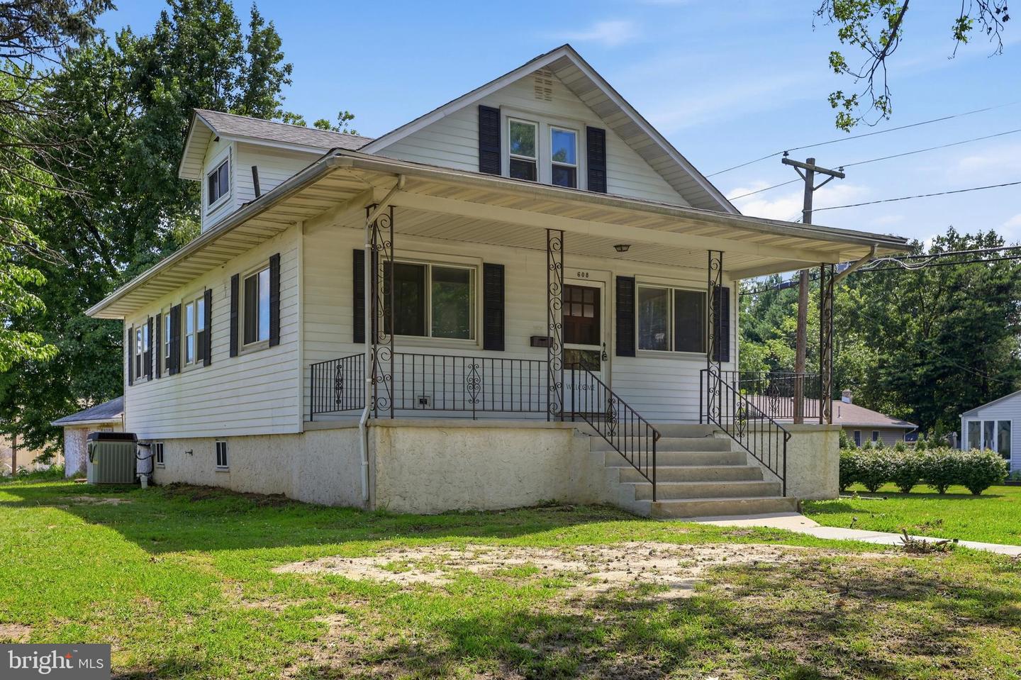 608 Washington Ter Property Photo 1