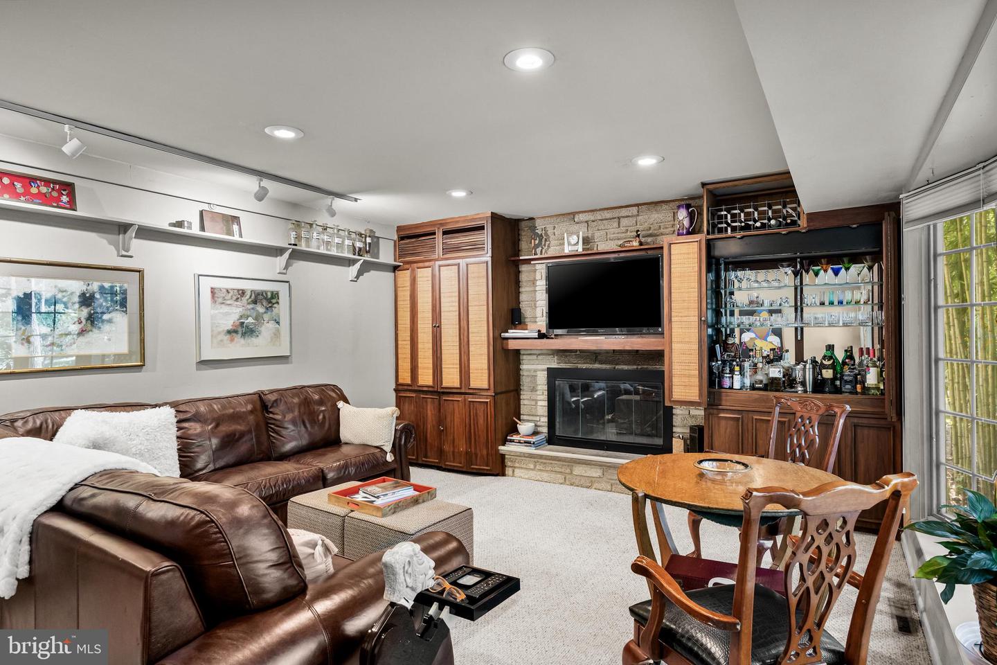 510 Fireside Ln Property Photo 6