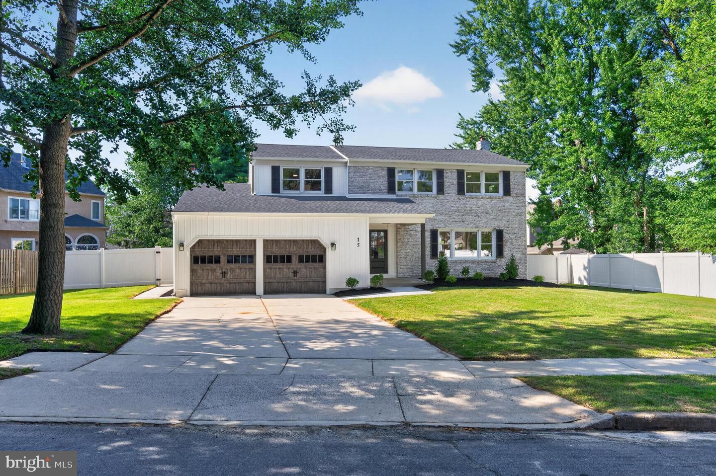 15 Chateau Dr Property Photo 1