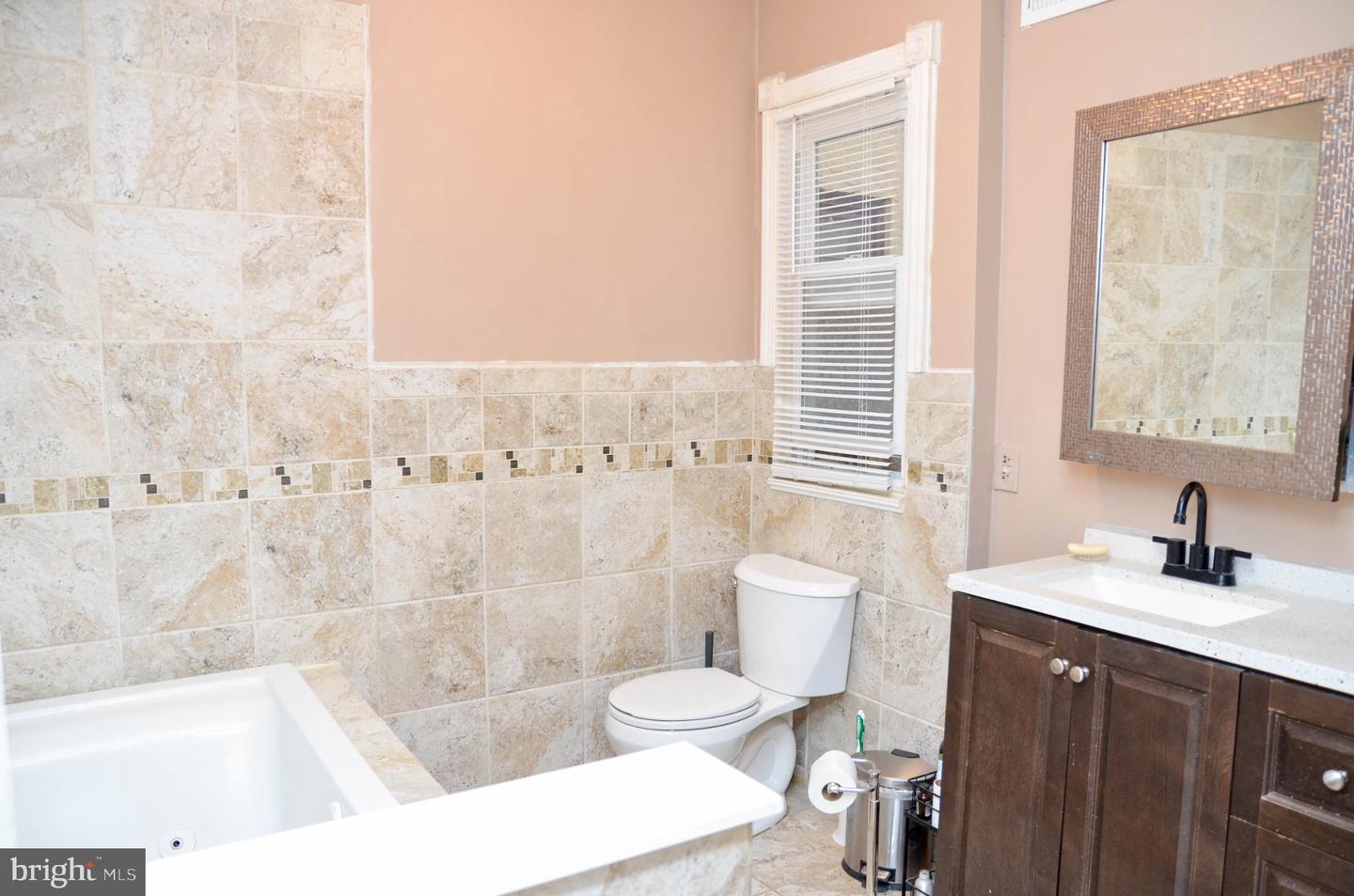 528-530 Vine St Property Photo 7