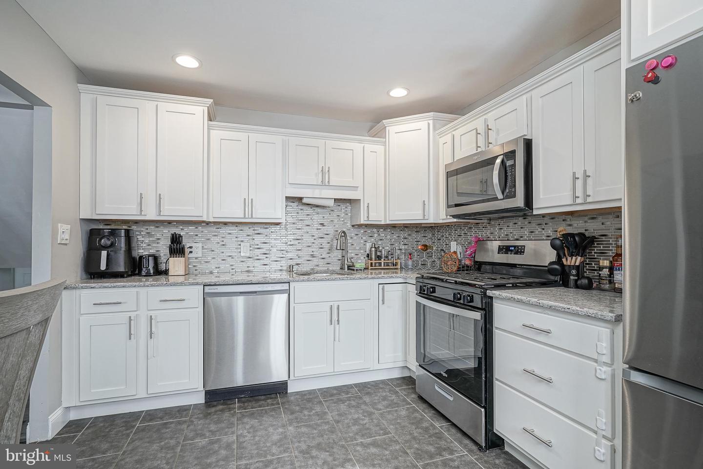 405 E Evesham Ave Property Photo 11