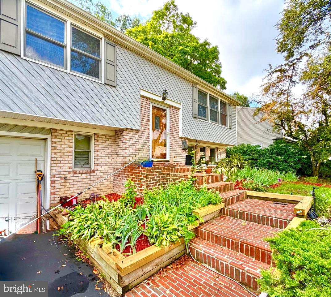 29 Strathmore Dr Property Photo 2