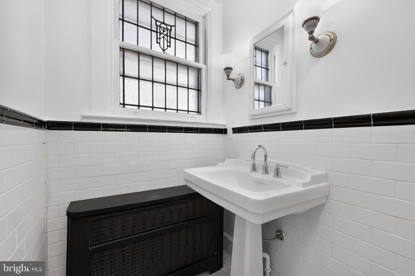 708 Colford Property Photo 23