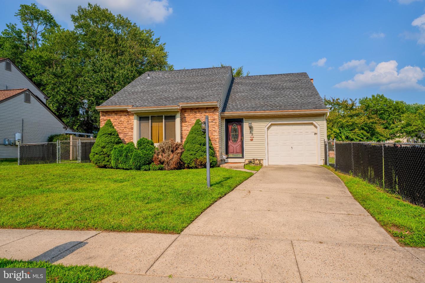 55 OAK FOREST DR