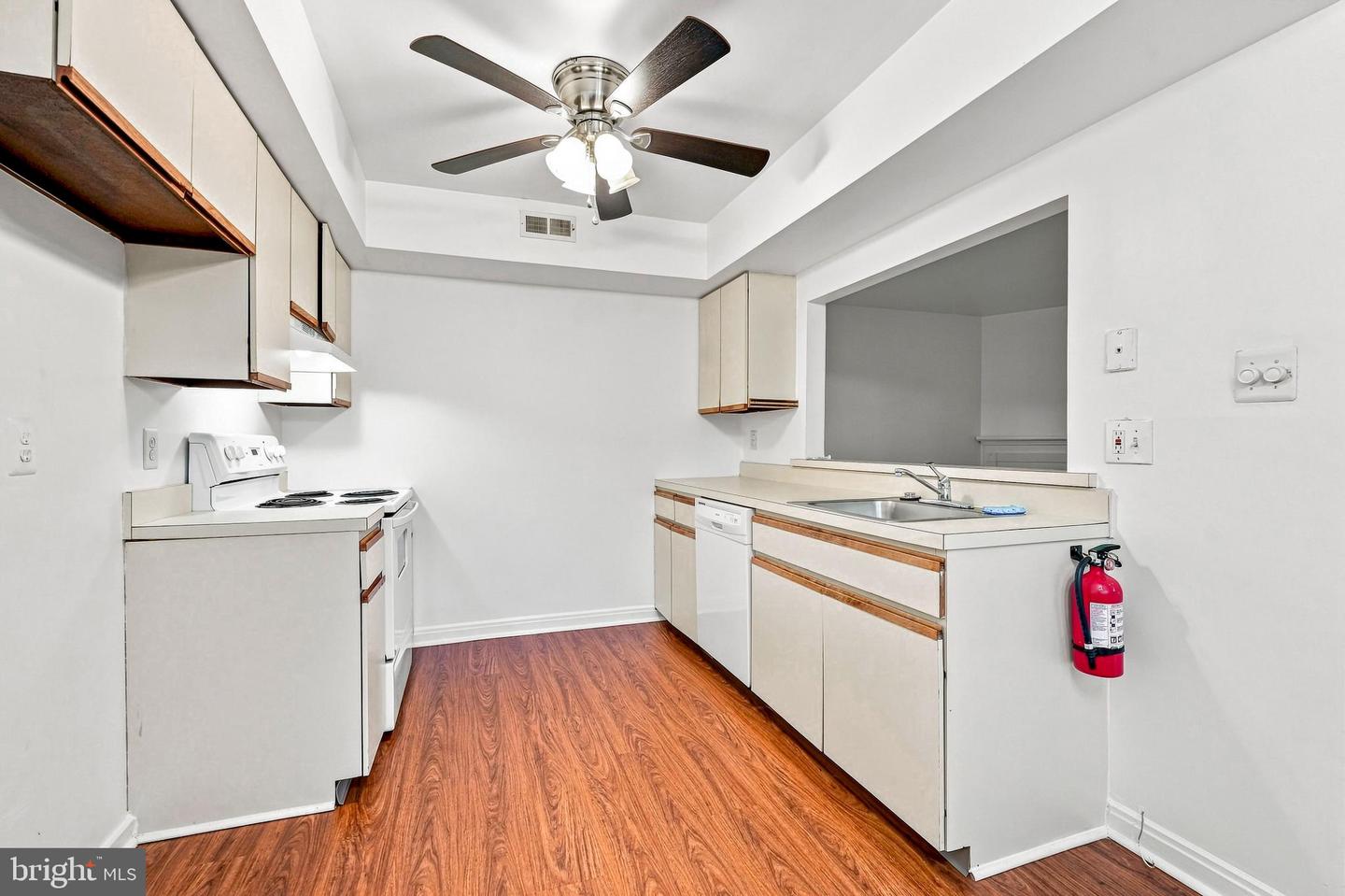 1007 Gregorys Way Property Photo 9