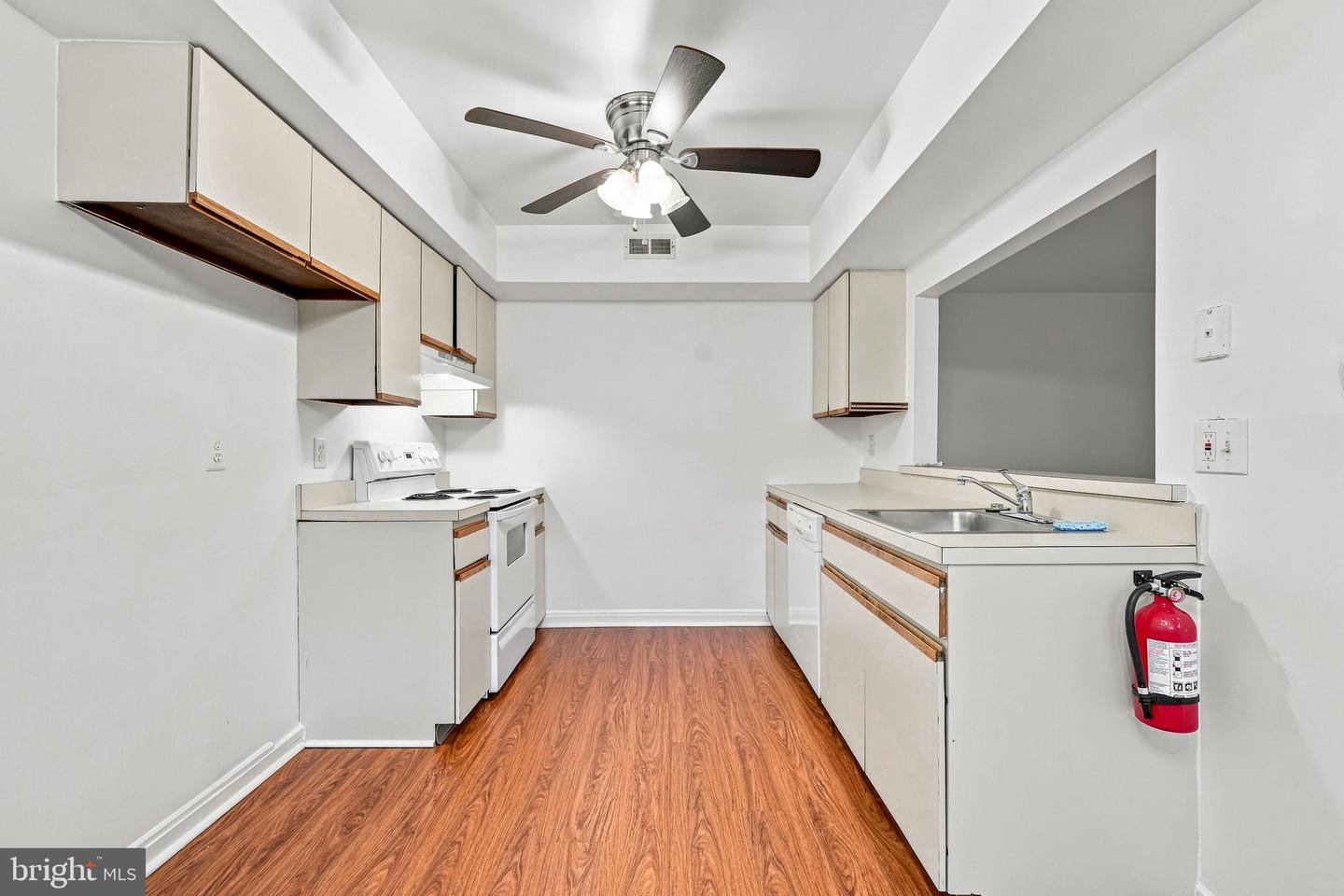 1007 Gregorys Way Property Photo 10