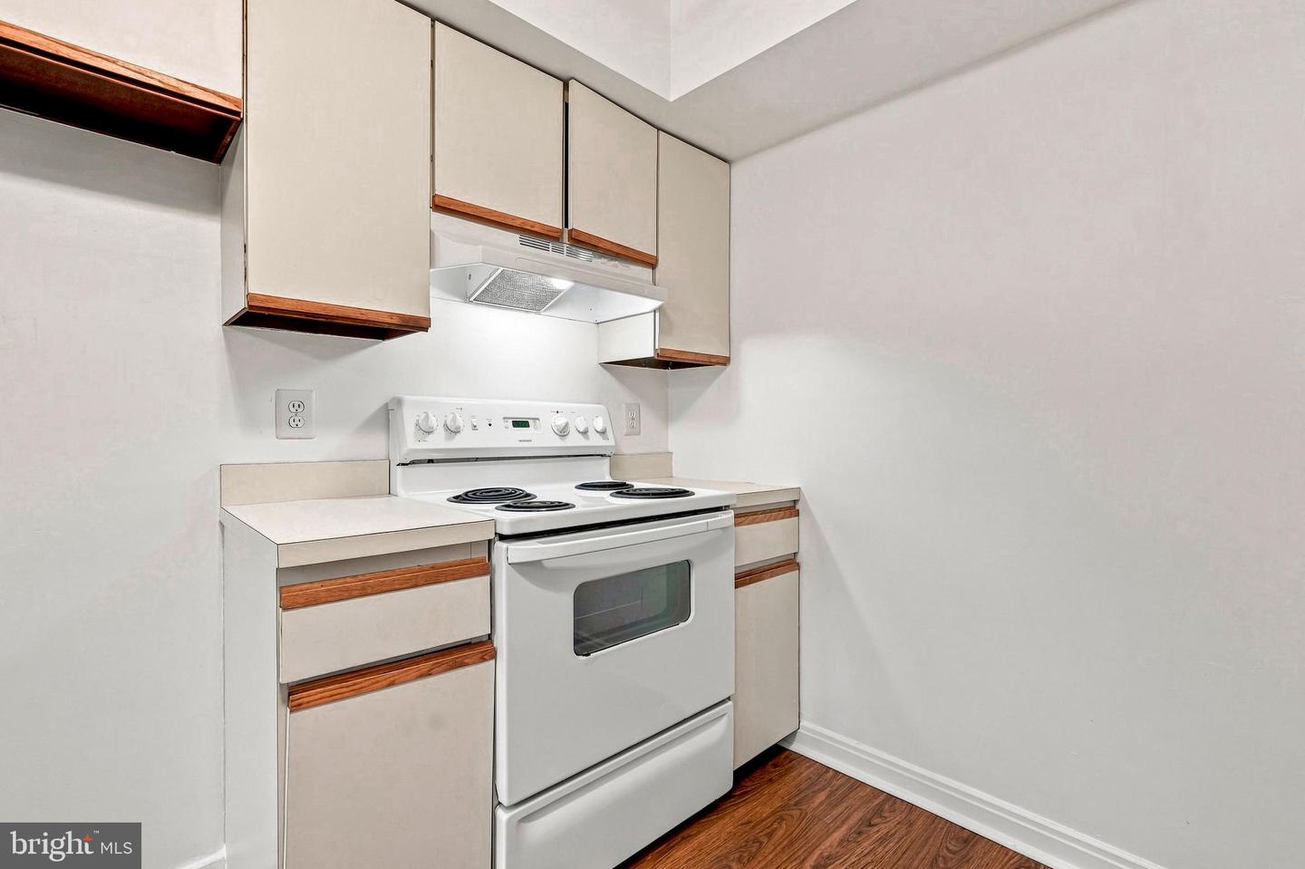 1007 Gregorys Way Property Photo 13