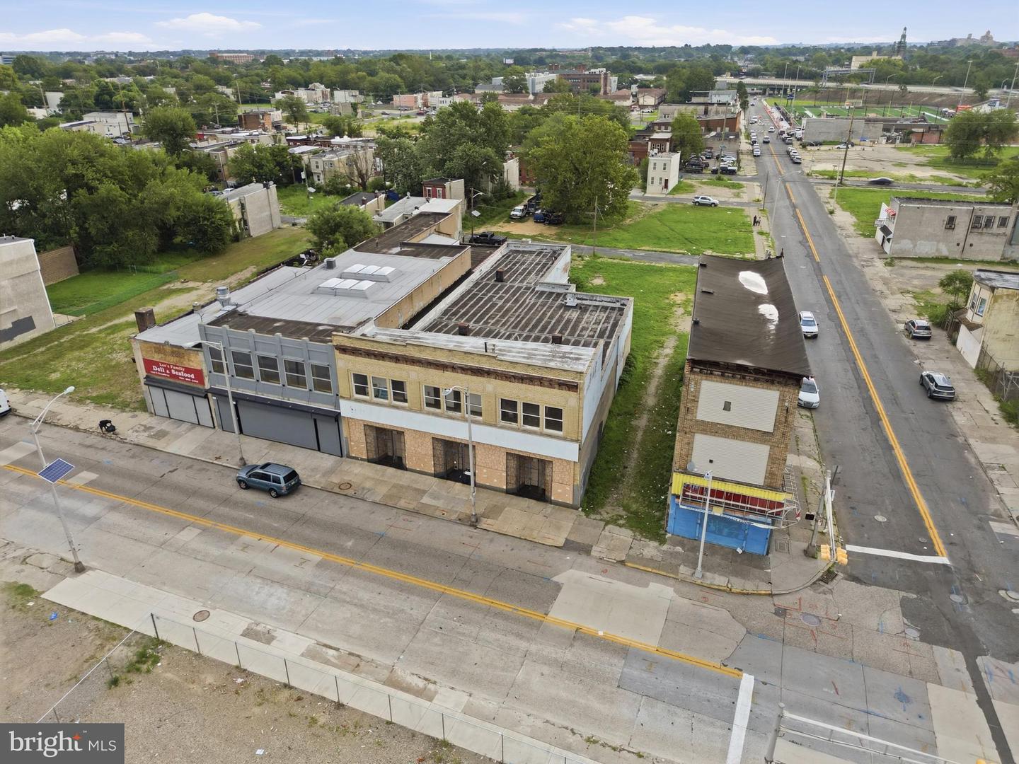 1142-1148 S Broadway Property Photo 4
