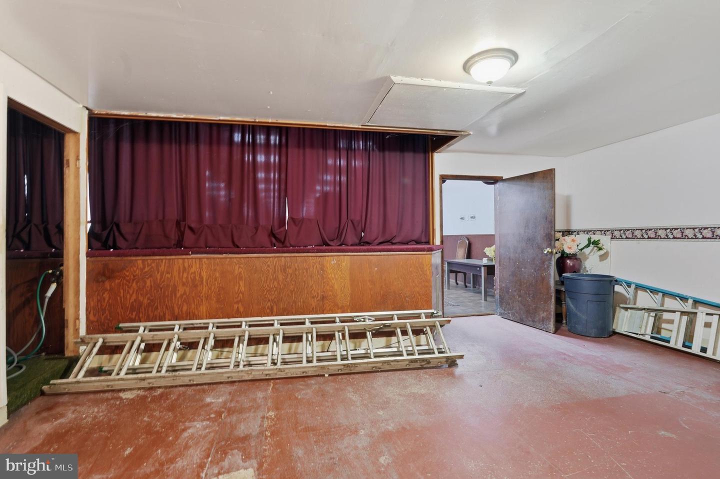 1142-1148 S Broadway Property Photo 16