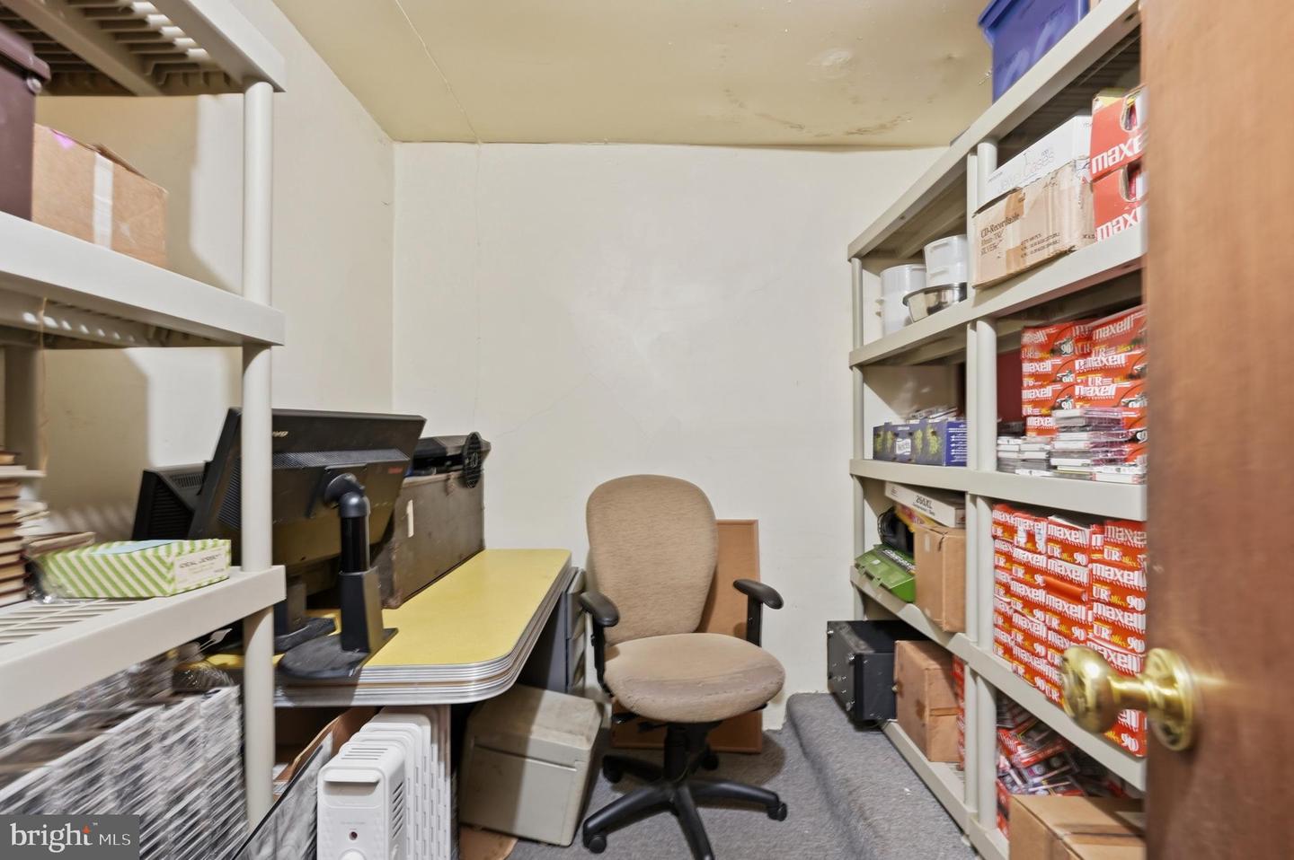 1142-1148 S Broadway Property Photo 21