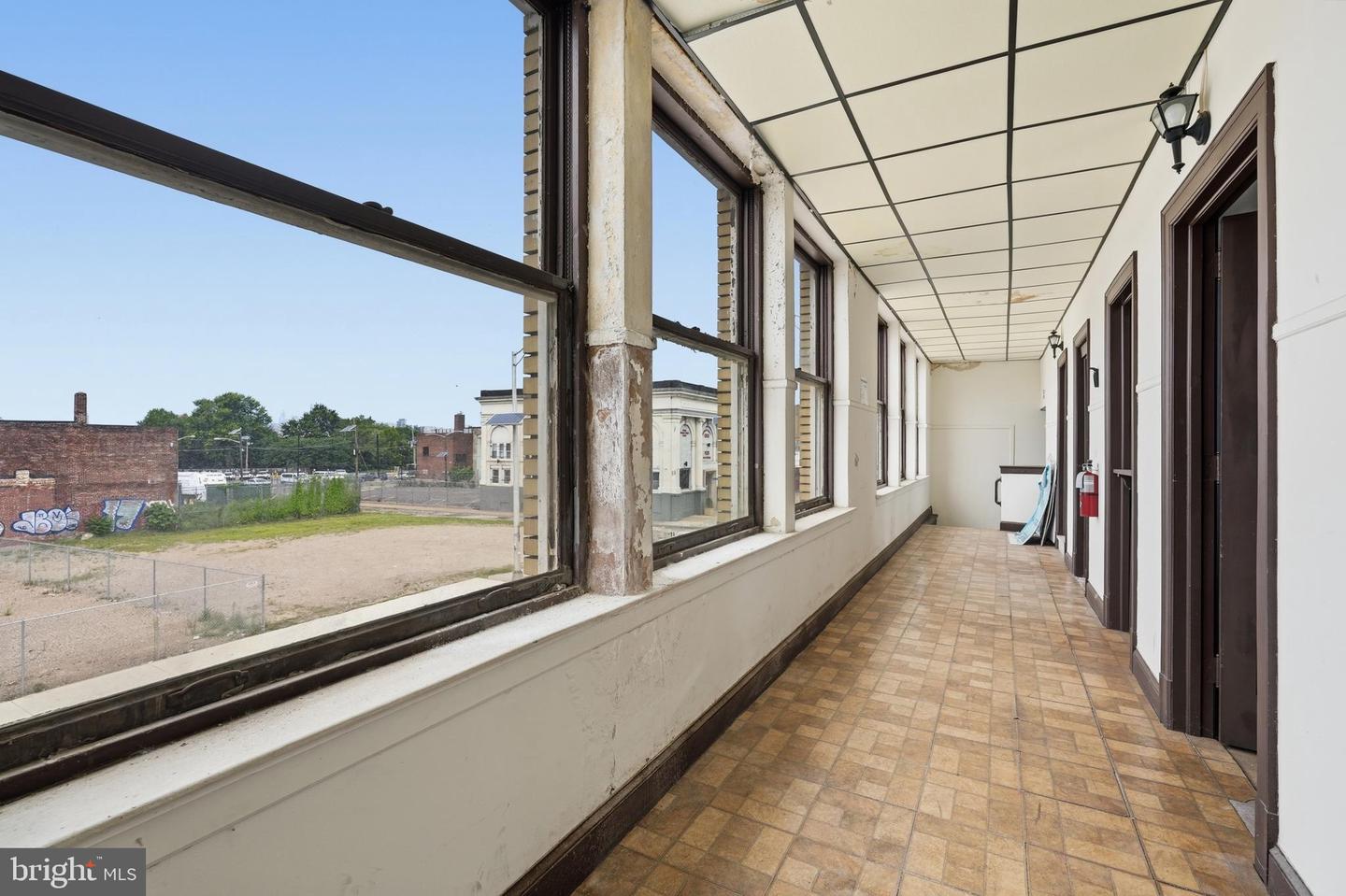 1142-1148 S Broadway Property Photo 28