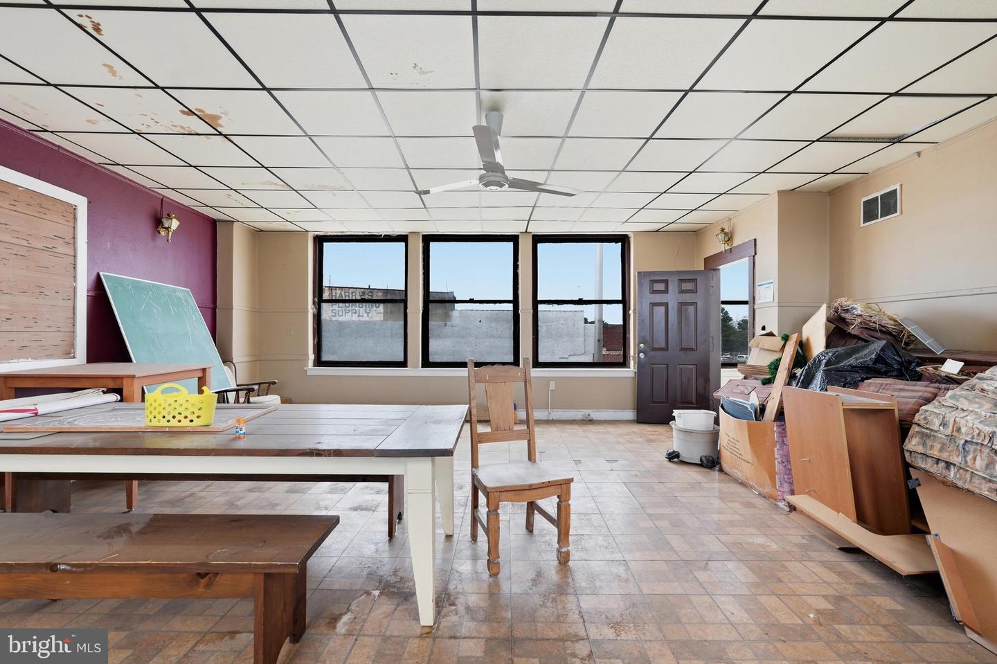 1142-1148 S Broadway Property Photo 31