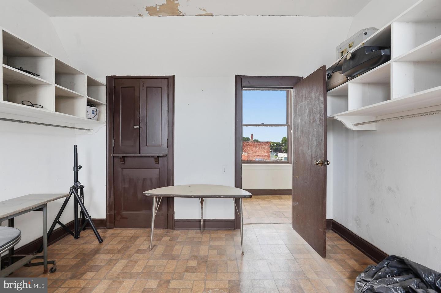 1142-1148 S Broadway Property Photo 32