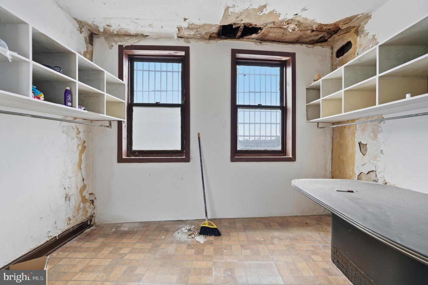 1142-1148 S Broadway Property Photo 34