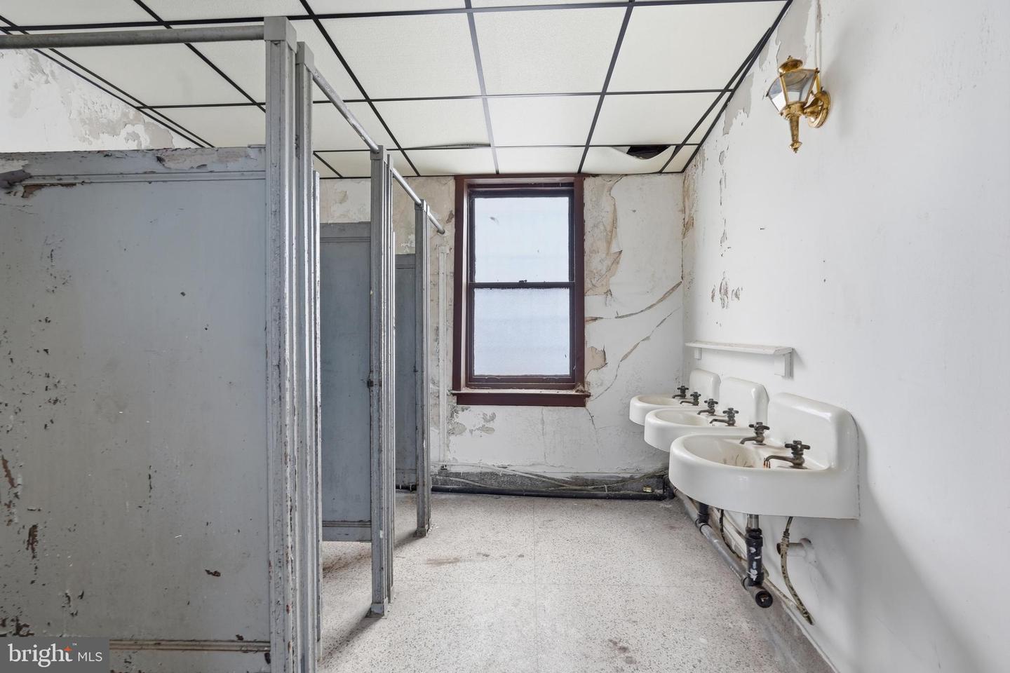 1142-1148 S Broadway Property Photo 37