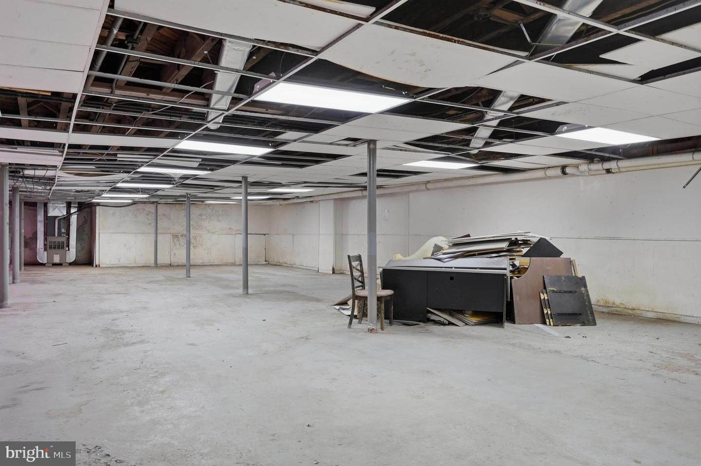 1142-1148 S Broadway Property Photo 52