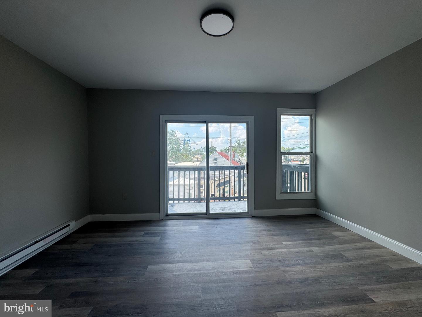 242 N Broadway #c Property Photo 9