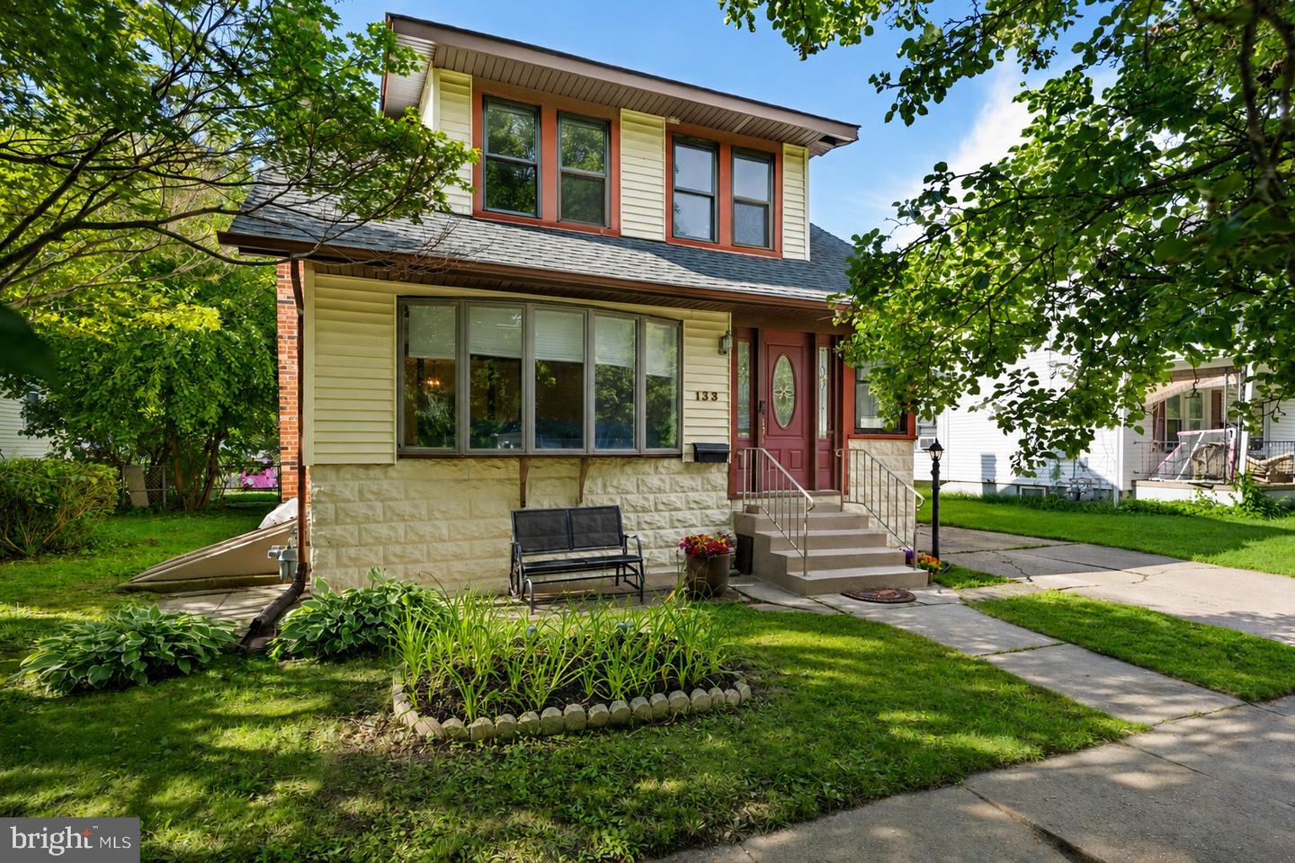 133 W Lake Ave Property Photo 1