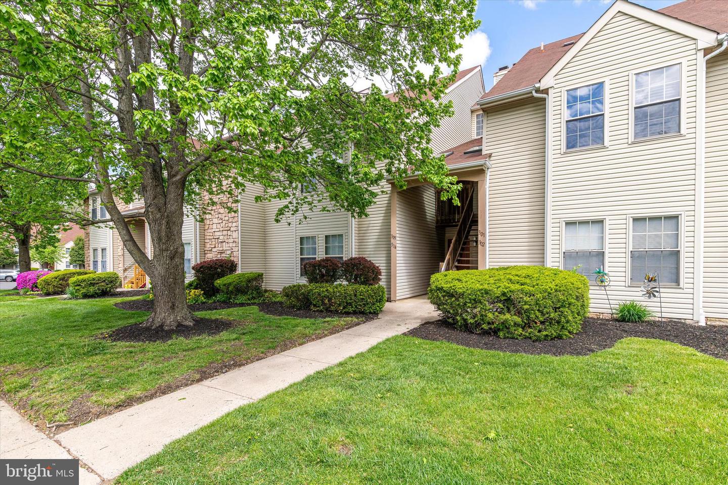 303 Tavistock Property Photo 1