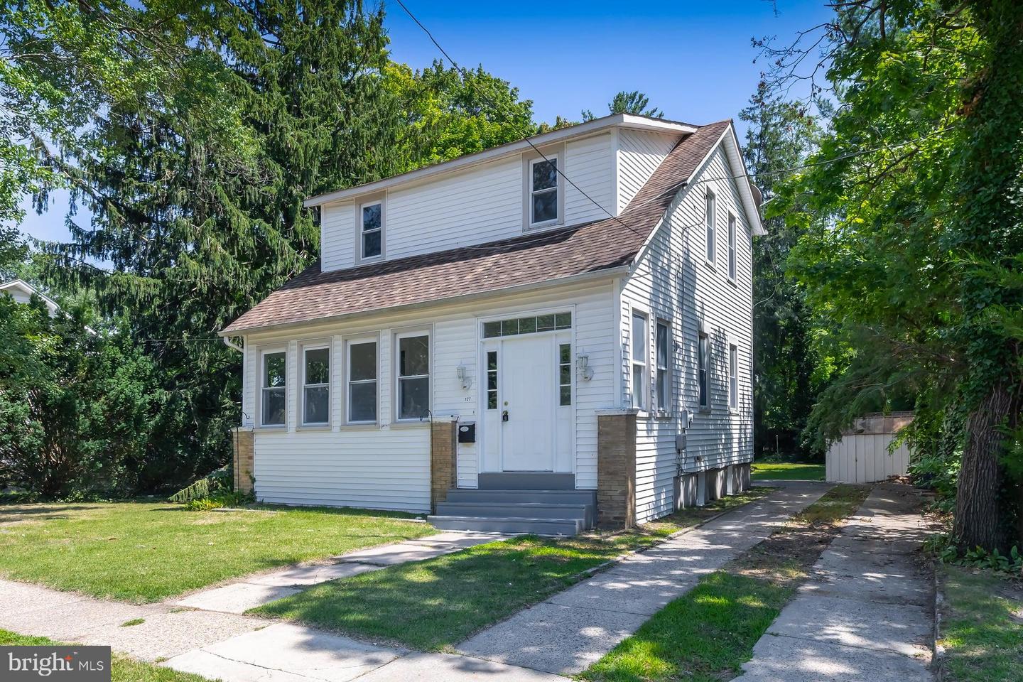 127 Hemlock Ave Property Photo 1